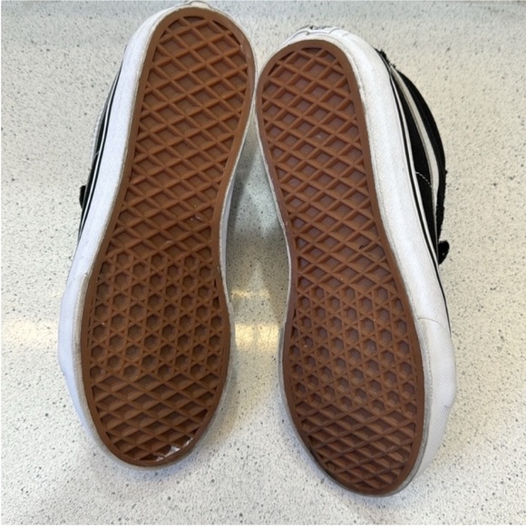 Vans Black and White SK8-Mid Sneakers with Velcro Straps - Picture 4 of 4